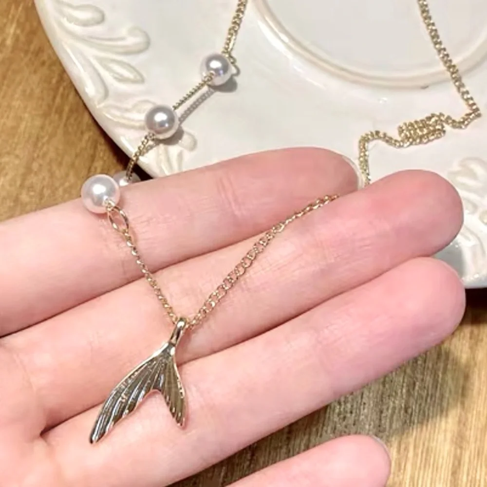 ❣️$25/3❣️ Mermaid Tail Faux Pearls Necklace - Picture 3 of 9